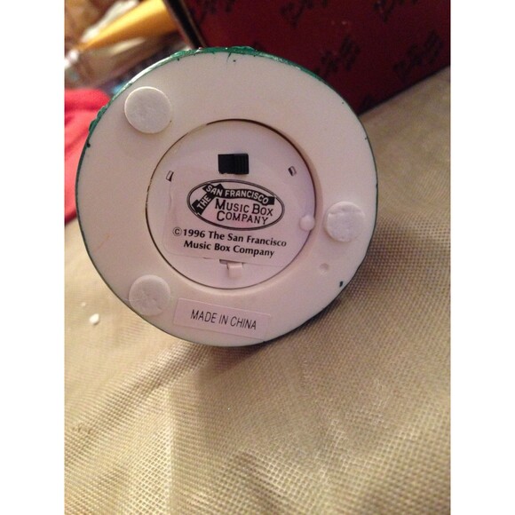 San Francisco Music Box Co Merry Christmas Mini Figurine 31-29230-6-00 Santa - Picture 3 of 5